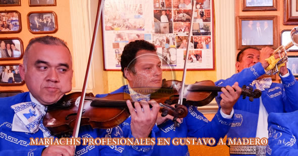 Mariachis en Cerro de la Estrella